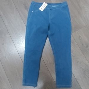 Hue mid-rise capri